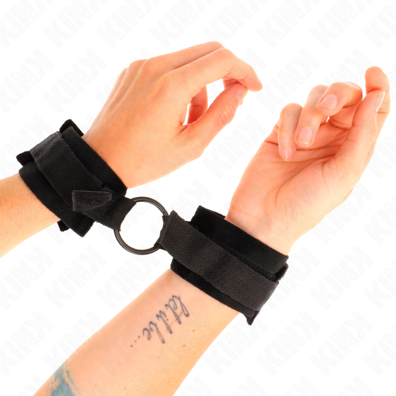 KINK - ALGEMAS DE PELE INICIANTE 25 CM COM ANEL EM O 4 CM PRETO AJUSTÁVEL 15-25 CM